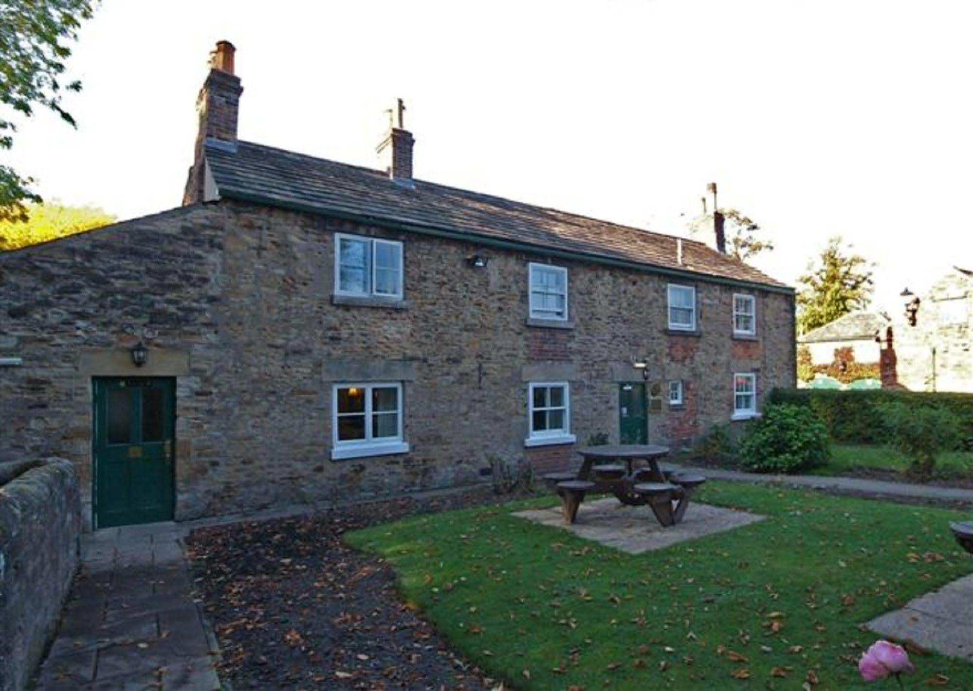 Rockingham Arms By Greene King Inns Wentworth  Екстер'єр фото