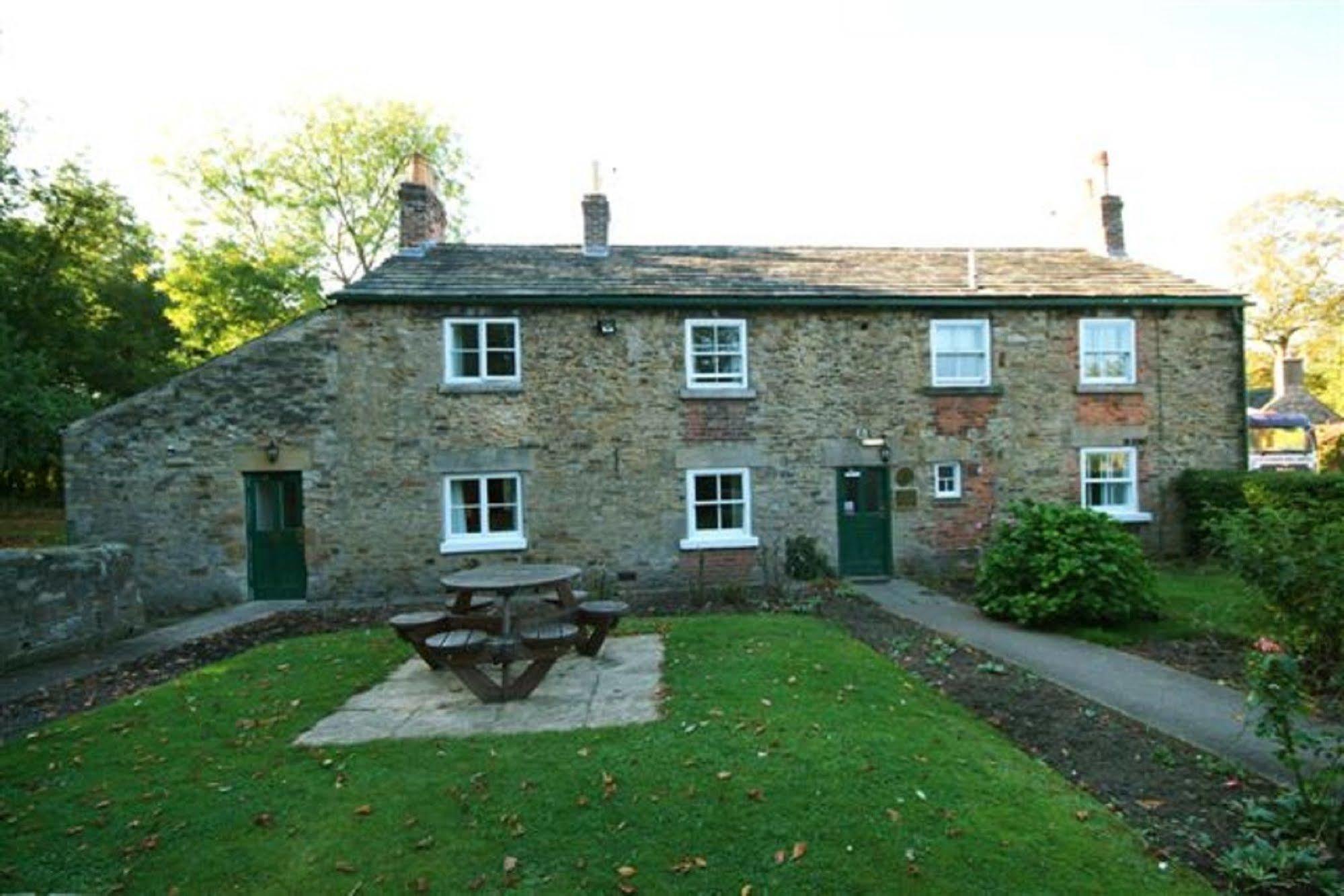 Rockingham Arms By Greene King Inns Wentworth  Екстер'єр фото