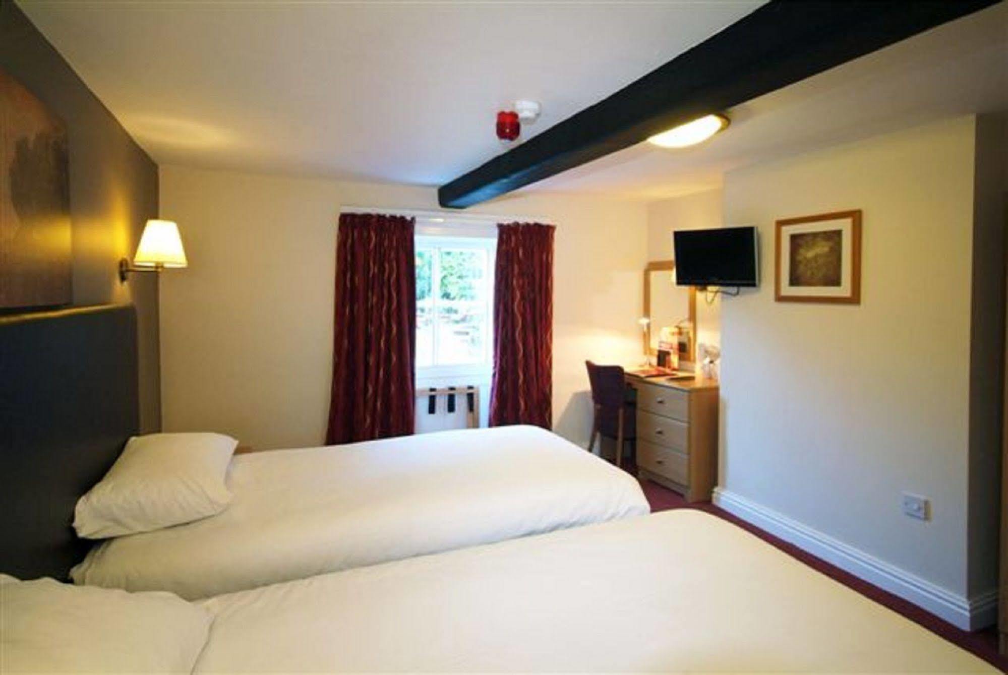 Rockingham Arms By Greene King Inns Wentworth  Екстер'єр фото