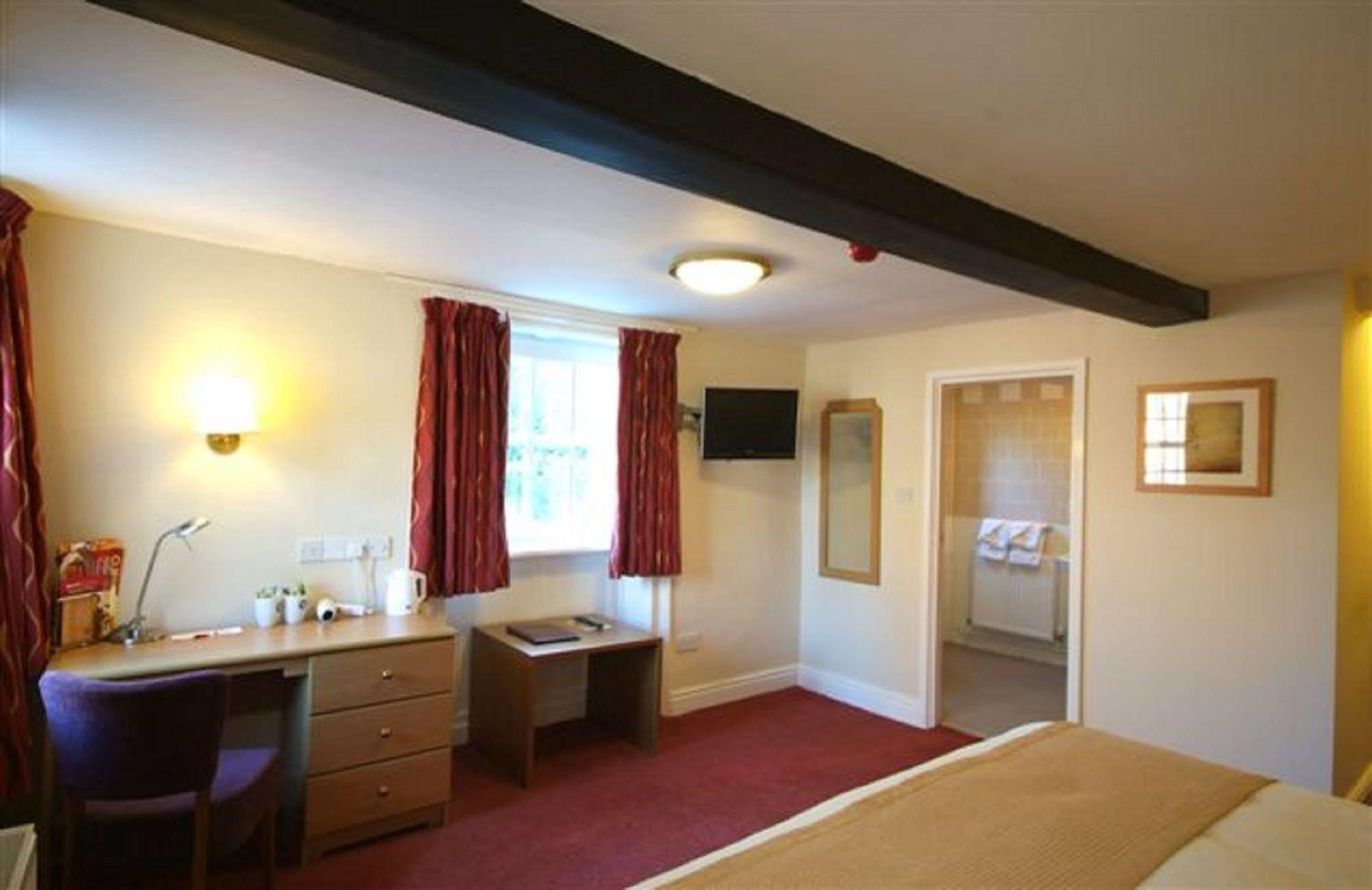 Rockingham Arms By Greene King Inns Wentworth  Екстер'єр фото