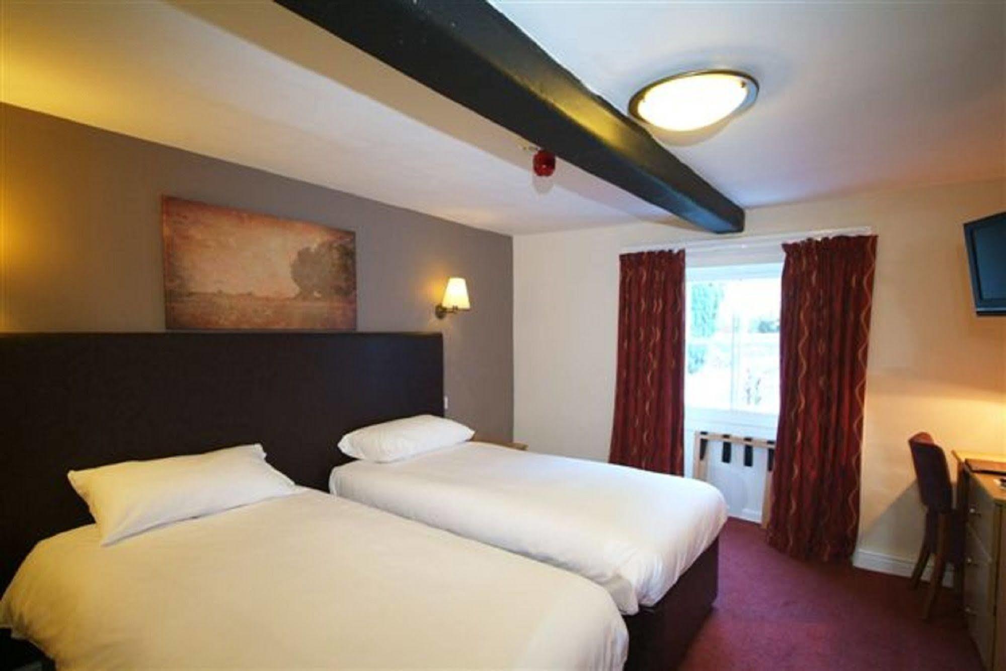 Rockingham Arms By Greene King Inns Wentworth  Екстер'єр фото