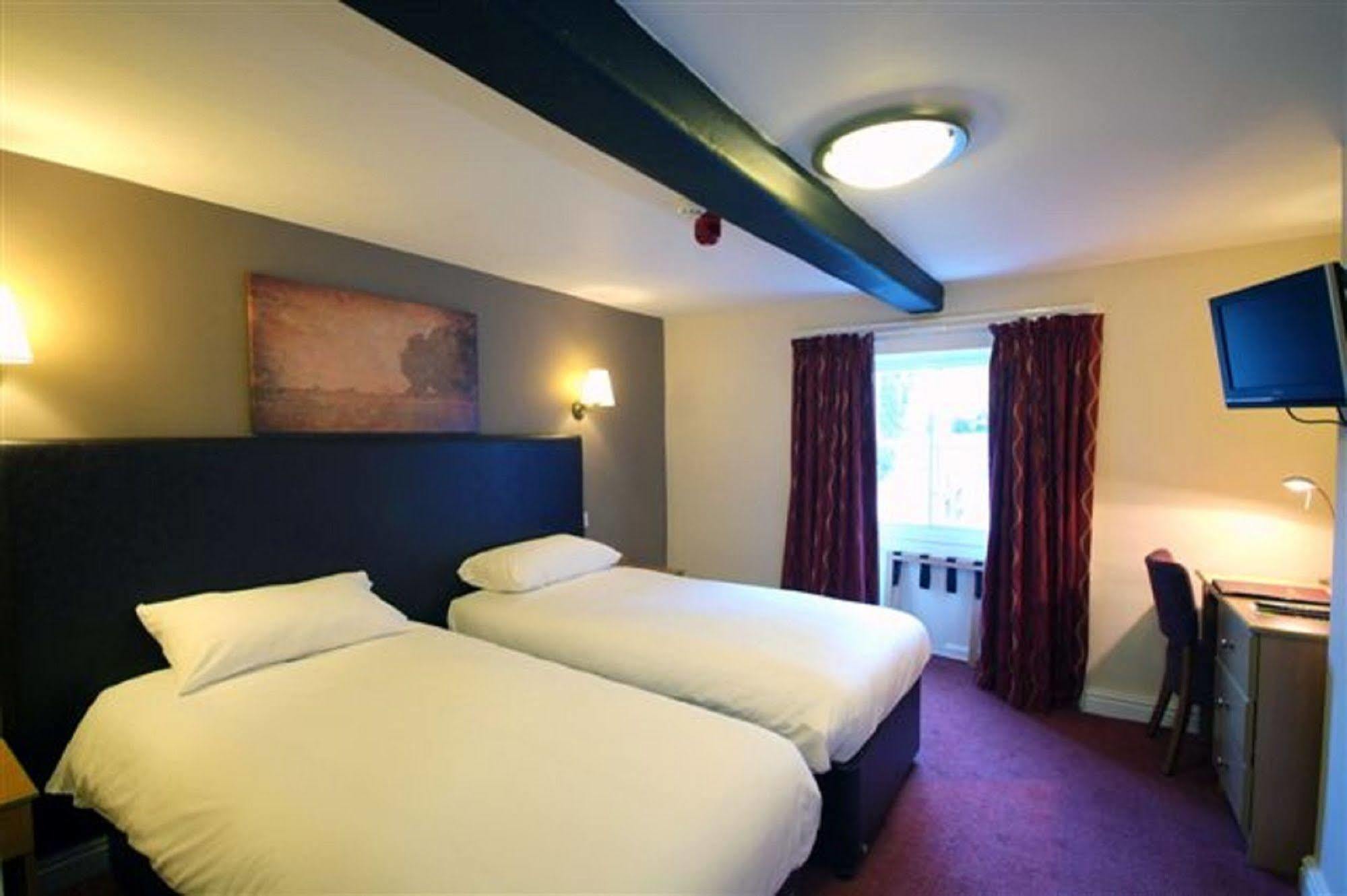 Rockingham Arms By Greene King Inns Wentworth  Екстер'єр фото