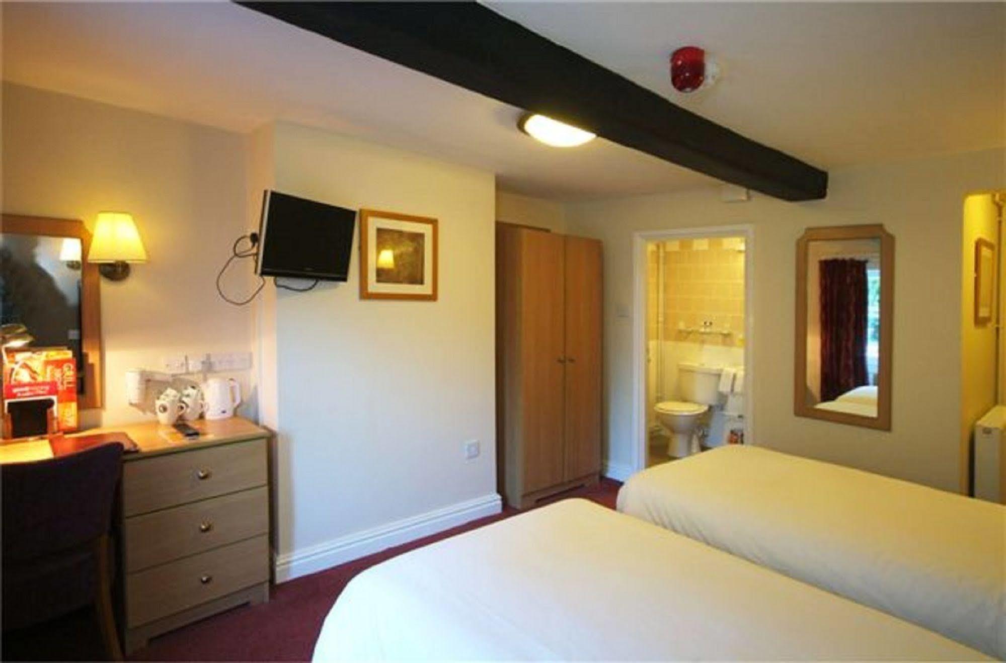 Rockingham Arms By Greene King Inns Wentworth  Екстер'єр фото